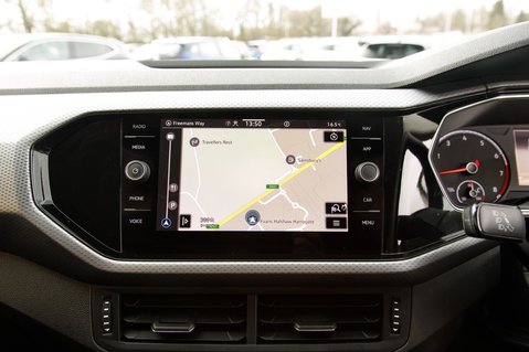 Volkswagen T-Cross ACTIVE TSI DSG 27