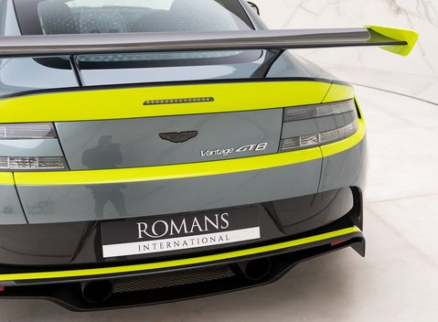 Aston Martin Vantage GT8 19