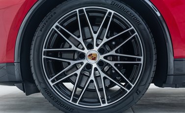 Porsche Macan GTS Electric 37