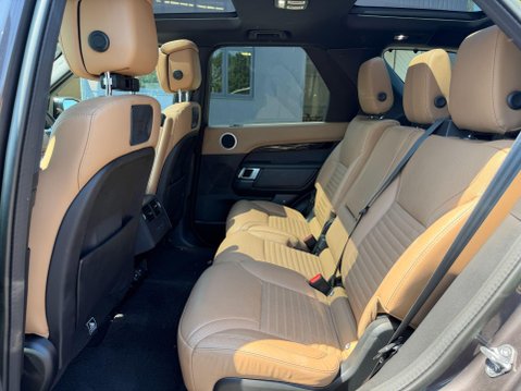 Land Rover Discovery 3.0 D300 R-DYNAMIC HSE MHEV 11