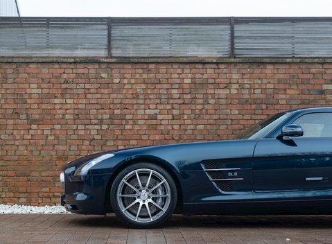 Mercedes-Benz SLS AMG 22