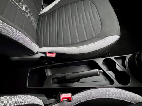 Hyundai i10 1.2 SE Connect Euro 6 (s/s) 5dr 35