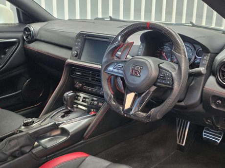 Nissan GT-R 3.8 V6 Recaro Coupe 2dr Petrol Auto 4WD Euro 6 (570 ps) 41