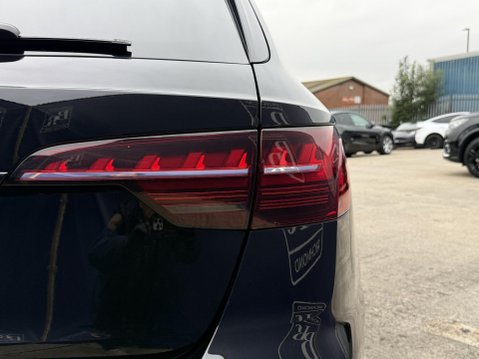 Audi A4 2.0 TFSI 40 Black Edition Estate 5dr Petrol S Tronic Euro 6 (s/s) (204 ps) 19