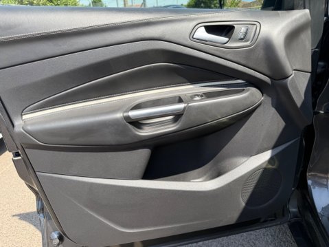 Ford Kuga 1.5T EcoBoost Vignale Auto AWD Euro 6 (s/s) 5dr 32