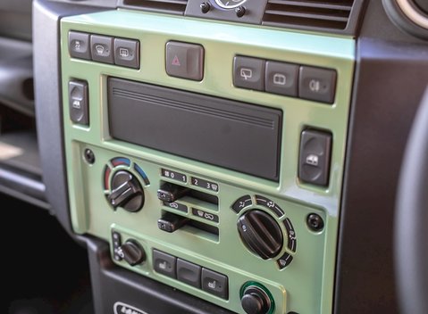 Land Rover Defender 90 Heritage Hard Top 18