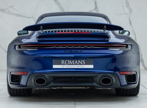 Porsche 911 Turbo S (992) 5