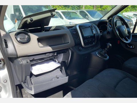 Renault Trafic 1.6 dCi 29 Sport Nav Panel Van 5dr Diesel Manual LWB Standard Roof Euro 6 ( 35