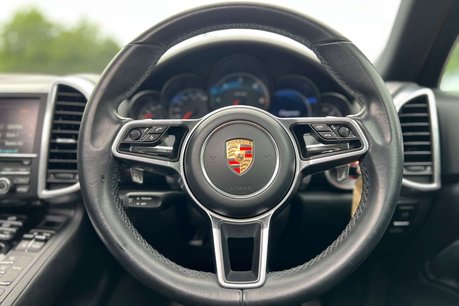 Porsche Cayenne 3.0 TD V6 SUV 5dr Diesel TiptronicS 4WD Euro 6 (s/s) (262 ps) 62