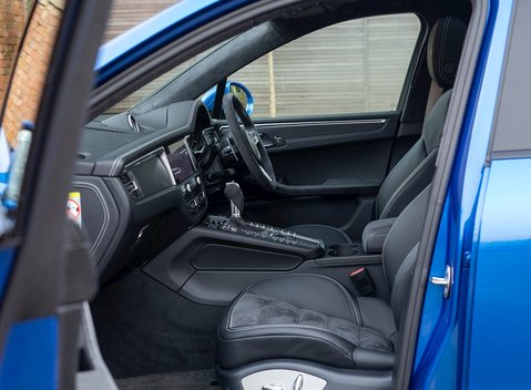 Porsche Macan GTS 17
