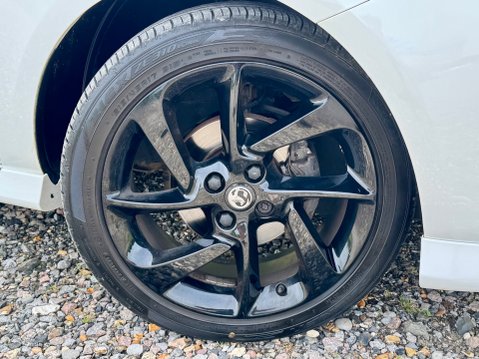 Vauxhall Corsa SRI VX-LINE NAV BLACK S/S 41