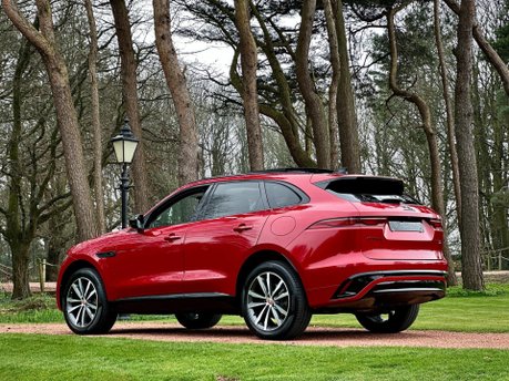 Jaguar F-Pace R-DYNAMIC BLACK 83