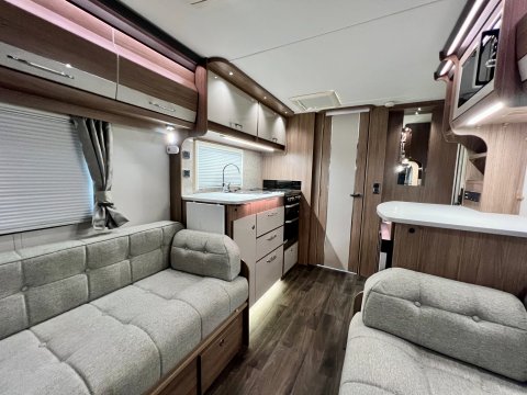 Coachman VIP 460 26