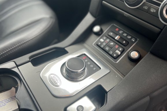 Land Rover Discovery SDV6 SE AUTO 7 SEATER 9