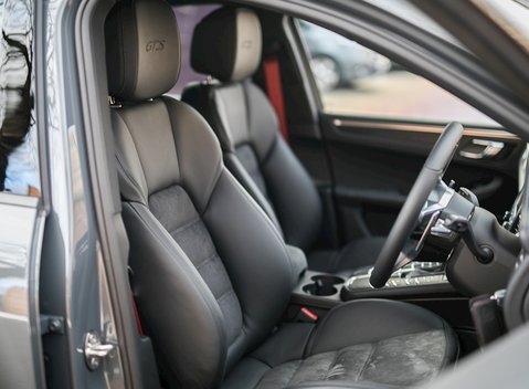 Porsche Macan GTS 19