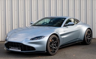 Aston Martin V8 Vantage 6