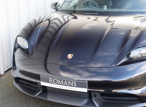 Porsche Taycan Turbo S 27