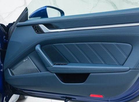 Porsche 911 Turbo (992) 37