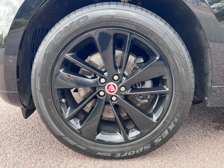 Jaguar F-Pace 2.0 D200 MHEV R-Dynamic SE Auto AWD Euro 6 (s/s) 5dr 80