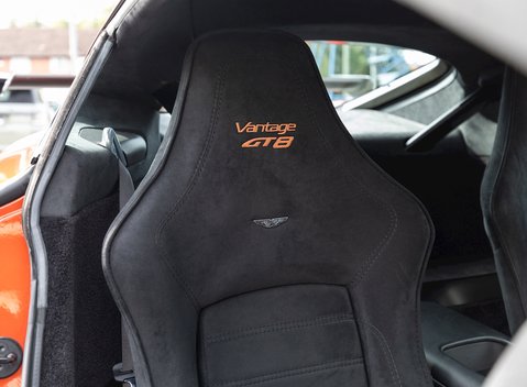 Aston Martin Vantage GT8 13