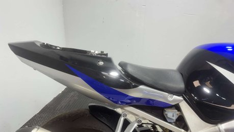Suzuki GSX-R GIXXER 600 2003 K3 RUNNING SPORTS BIKE TRACK PROJECT 600CC 11
