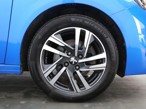 Peugeot 208 1.2 PureTech Allure Premium + EAT Euro 6 (s/s) 5dr 27