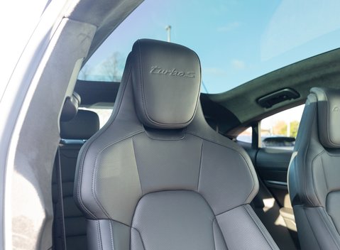 Porsche Taycan Turbo S 12