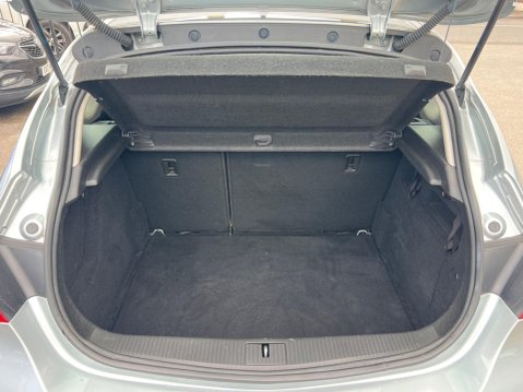 Vauxhall Astra 1.4 16v Exclusiv Euro 5 5dr 29