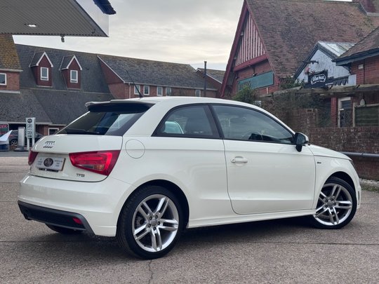 Audi A1 TFSI S LINE 