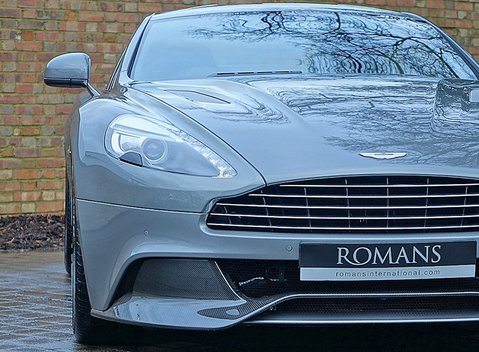Aston Martin Vanquish 5