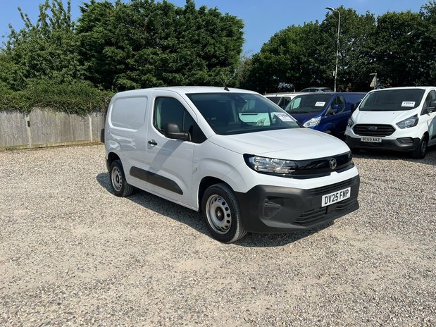 Vauxhall Combo SWB L1H1 Low Roof Category S Prime Air Con Sensors EURO 6 NO VAT 4