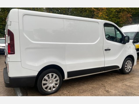 Renault Trafic 1.6 dCi 27 Business+ Panel Van 5dr Diesel Manual SWB Standard Roof Euro 5 ( 7