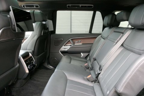 Land Rover Range Rover 3.0 Range Rover Autobiography D MHEV Auto 4WD 5dr 45