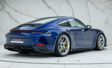Porsche 911 GT3 Touring (992) 3