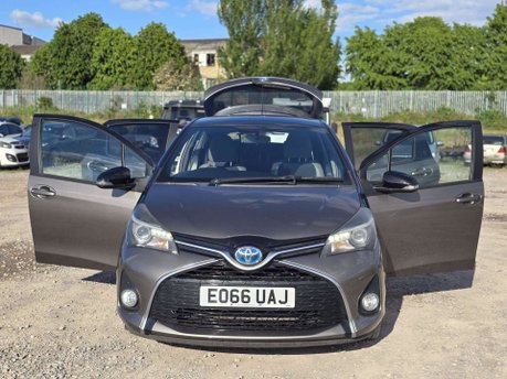 Toyota Yaris 1.5 VVT-h Design Hatchback 5dr Petrol Hybrid E-CVT Euro 6 (101 ps) 7