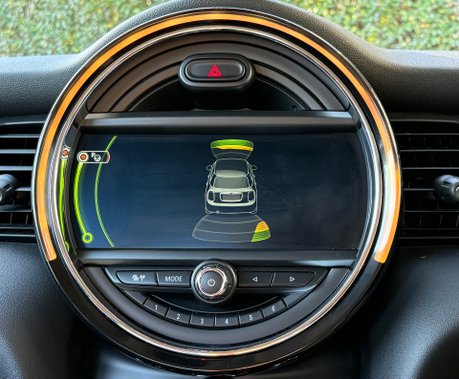 Mini Hatch Cooper 1.5 Automatic Chili / Media XL 5 door + DEPOSIT TAKEN 14