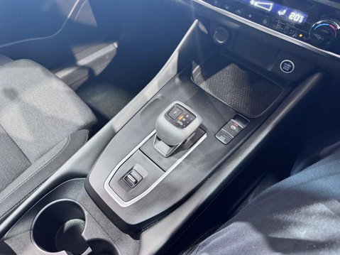 Nissan Qashqai 1.3 DIG-T MHEV N-Connecta XTRON Euro 6 (s/s) 5dr 18