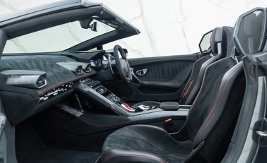 Lamborghini Huracan Spyder LP 640-4 PERFORMANTE 17