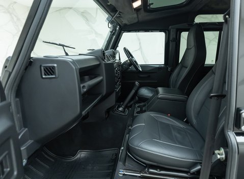 Land Rover Defender 110 XS 14