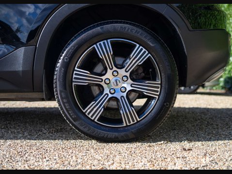 Volvo XC40 2.0 XC40 Inscription B4 MHEV AWD Auto 4WD 5dr 38