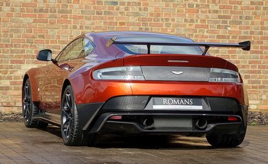 Aston Martin Vantage GT8 21