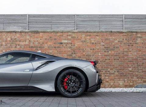 Ferrari 488 Pista 33