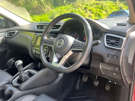 Nissan Qashqai 1.3 Qashqai N-Motion DiG-T 5dr 21