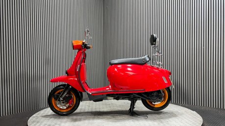 Royal Alloy GT LC 2018 ONLY 2K MODERN RETRO SCOOTER 200CC 4
