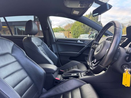 Volkswagen Golf 2.0 Golf R DSG 4WD 5dr 34