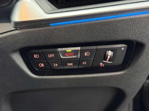 BMW 3 Series 2.0 330e 12kWh Sport Pro Saloon 4dr Petrol Plug-in Hybrid Auto Euro 6 (s/s) 46