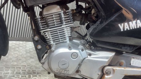 Yamaha YBR 125 2013 36K RUNNING PROJECT BIKE SPARES OR REPAIR 125CC LEARNER 21