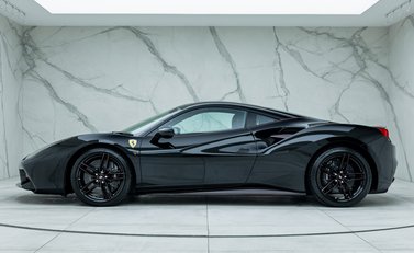 Ferrari 488 GTB Tailor Made 5