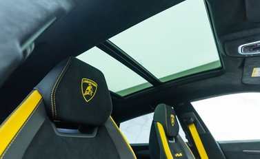 Lamborghini Urus Performante 11