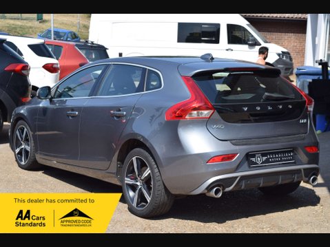 Volvo V40 2.0 V40 R-Design D2 5dr 5